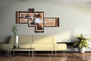 The use of decorative paintings in the interior of the room