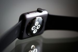 How does Apple Watch Ultra 2 count steps?