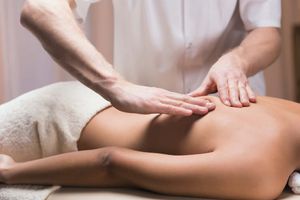 Лікувальний масаж: комплексний вплив на організм