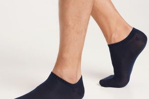 How to choose men's socks based on material?