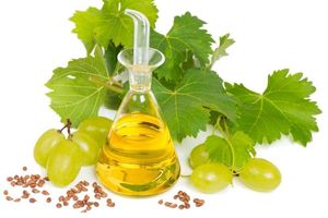 Vitis Vinifera (Grape) Seed Oil