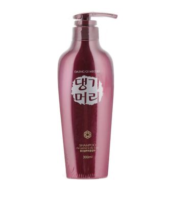 Шампунь для нормальной и сухой кожи головы Shampoo for normal to dry Scalp Daeng Gi Meo Ri 300 мл